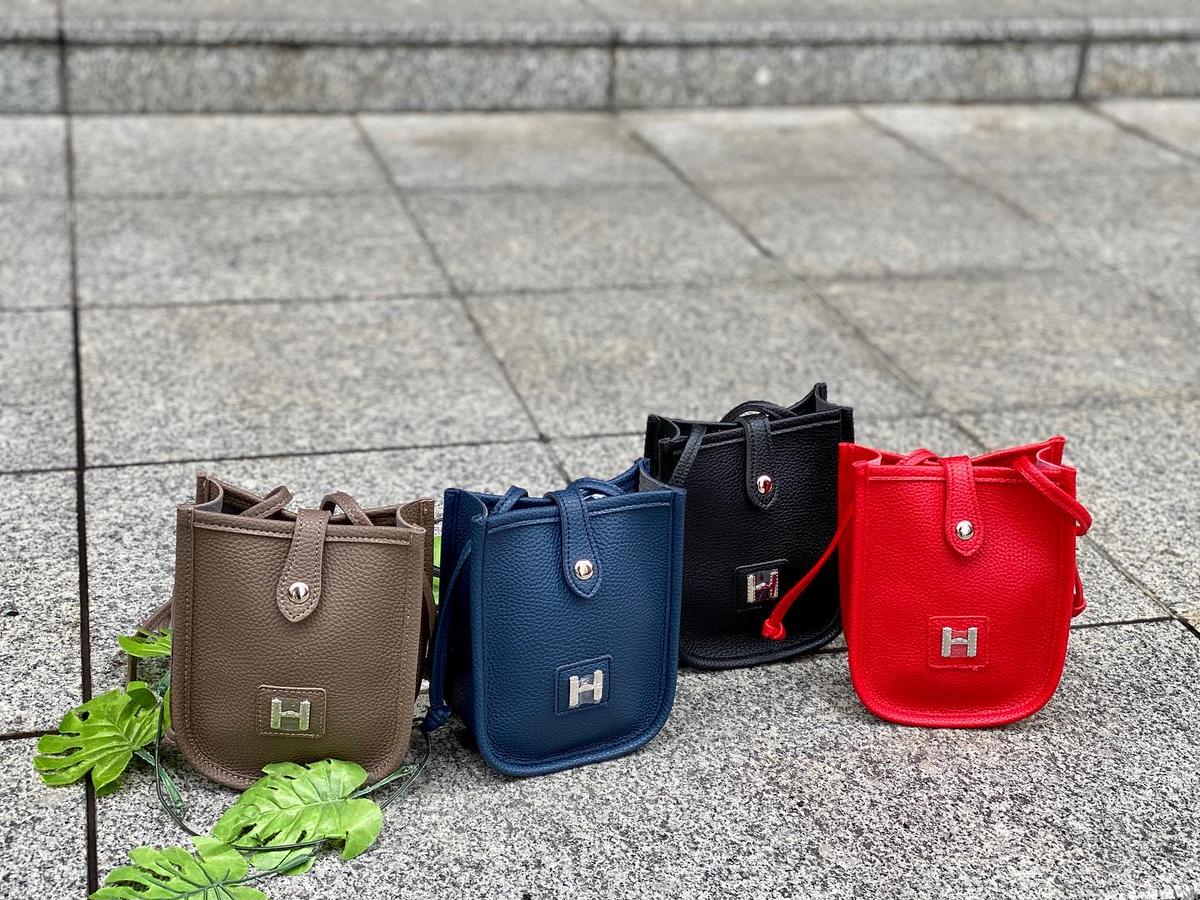 Hマーク ポシェット ショルダーバッグ Farge