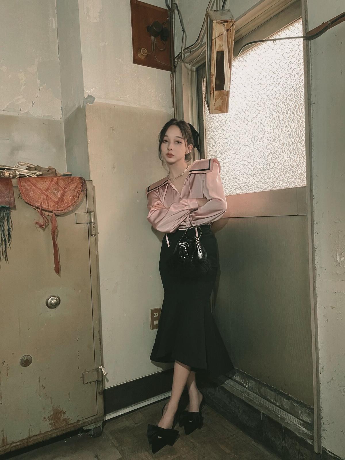 セーラーカラーブラウス / Sailor collar Blouse | FICTION TO...
