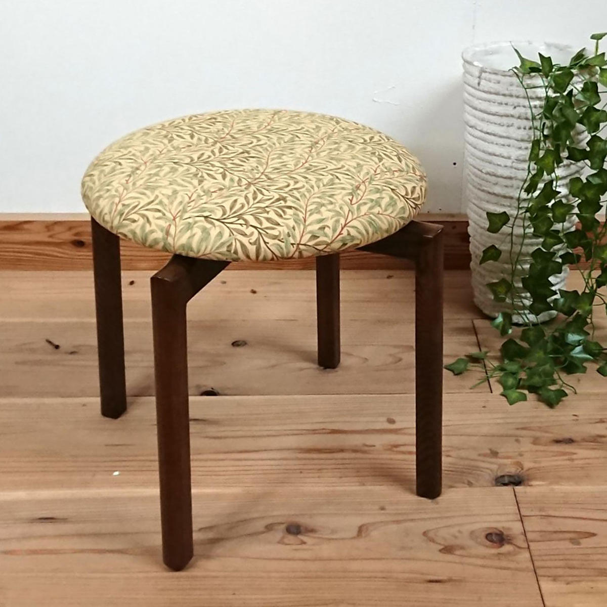 【張替未使用品】昭和レトロ花柄円形スツール・モリスコレクション 引っ越しセール スツール 昭和レトロ【張替え未使用品】 ウイリアム