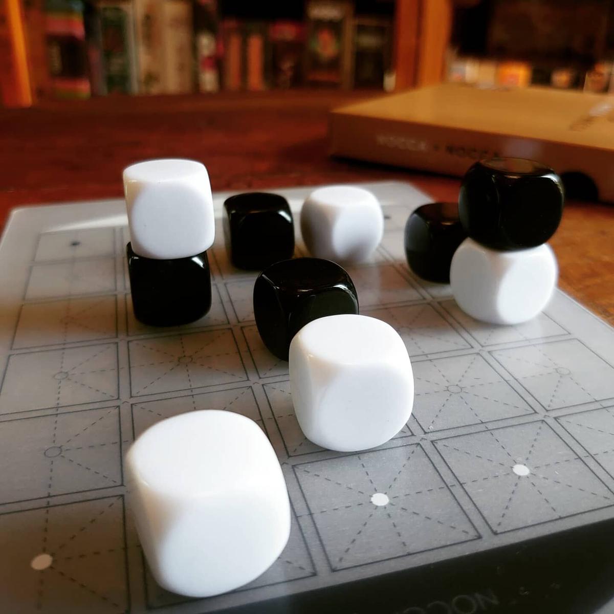 ノッカノッカ Funnytable