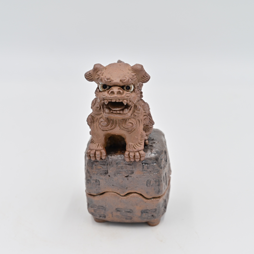 十九三窯 玉乗りシーサー 青 | AJIMAYA 作家の器と暮らしの道具