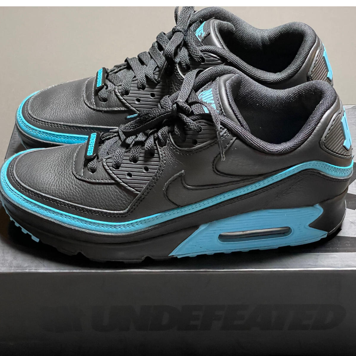 箱、黒タグ付き NIKE AIRMAX90×UNDEFEATED Wネーム 箱、黒タグ付き NIKE AIRMAX90×UNDEFEATED Wネーム