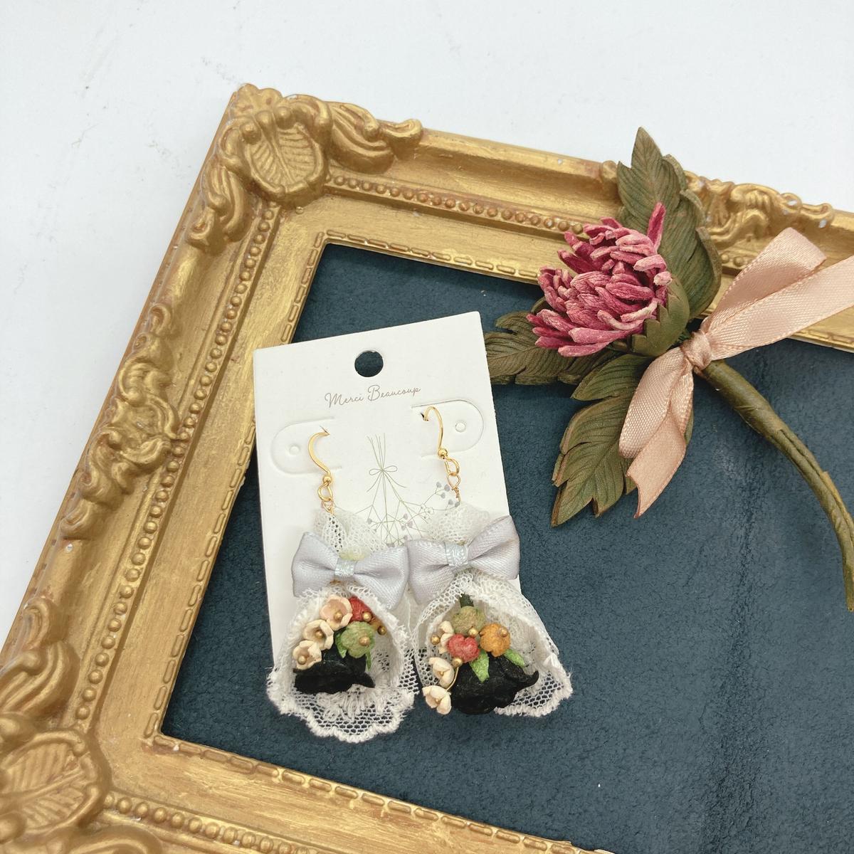 本革花束ピアスno1 コーヒーと贈り物のお店 Vau