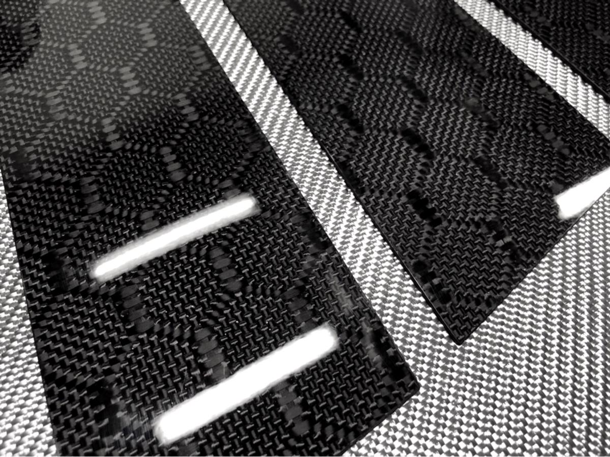 トヨタZVW30系 プリウス【リアルカーボン/ハニカム織り】ピラー