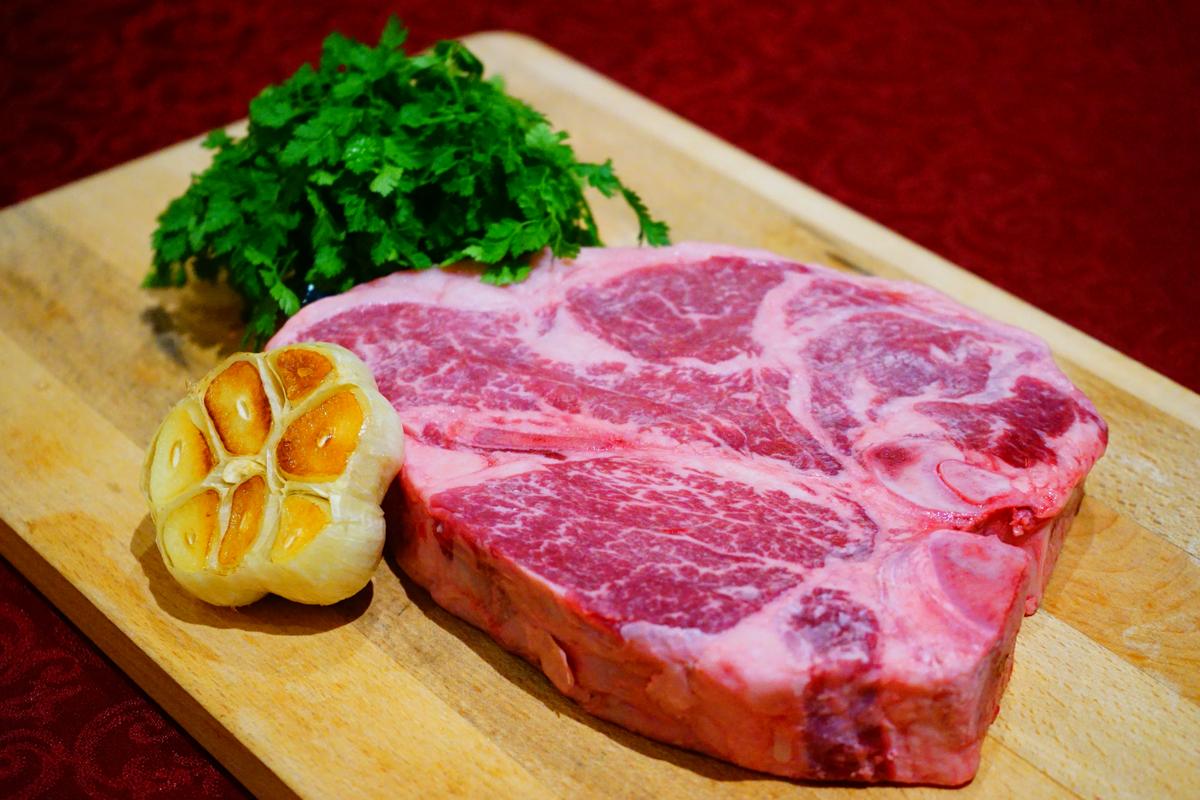 プライムtボーンステーキ900g ギフトに最適 Akarenga Steak Houseの