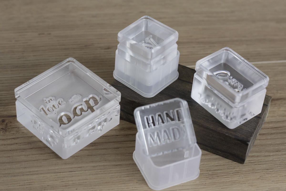 オーダーメイドのアクリルスタンプ ２個セット Happy Soaping