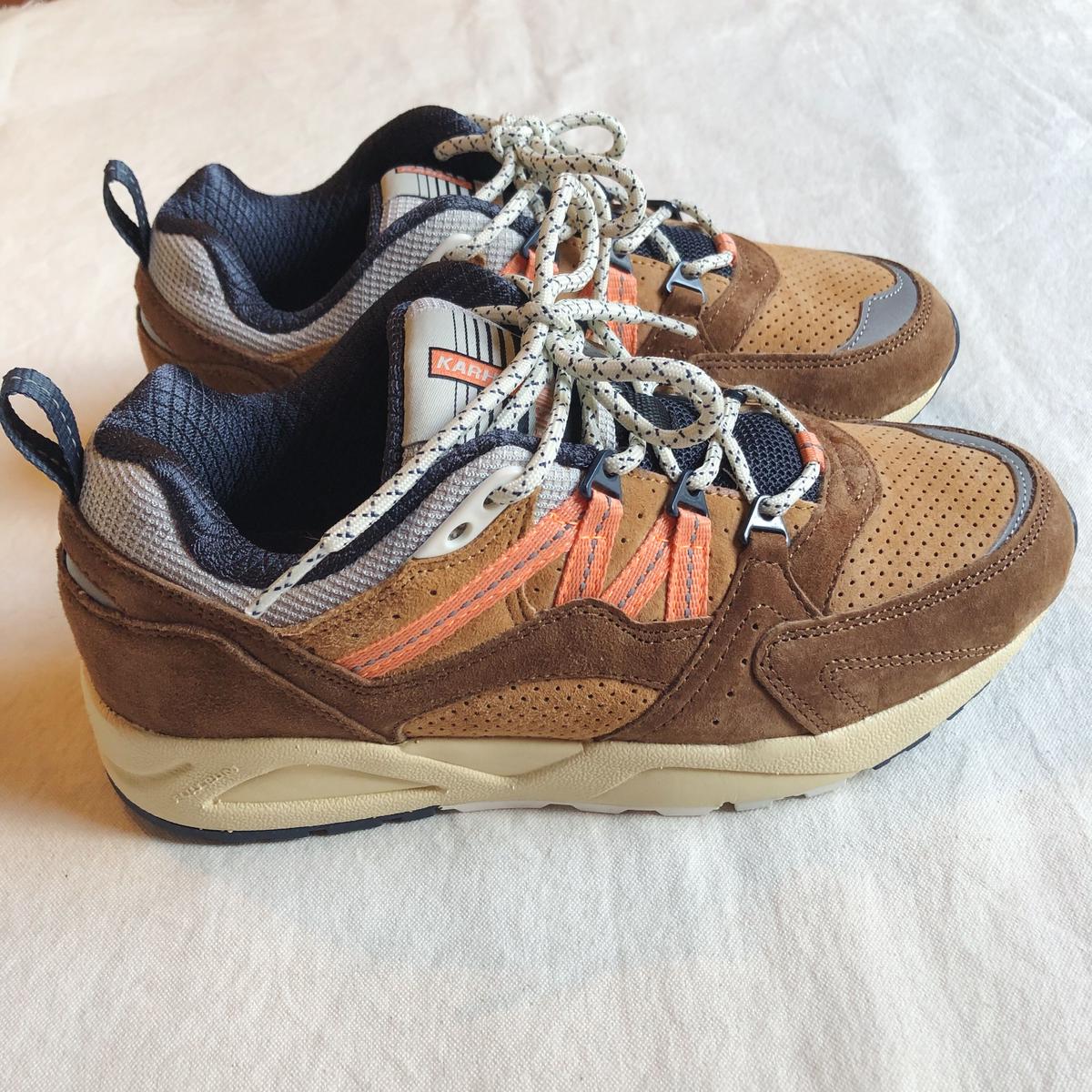 KARHU カルフ FUSION2.0 スニーカー RUBBER/CADMIUM OR...
