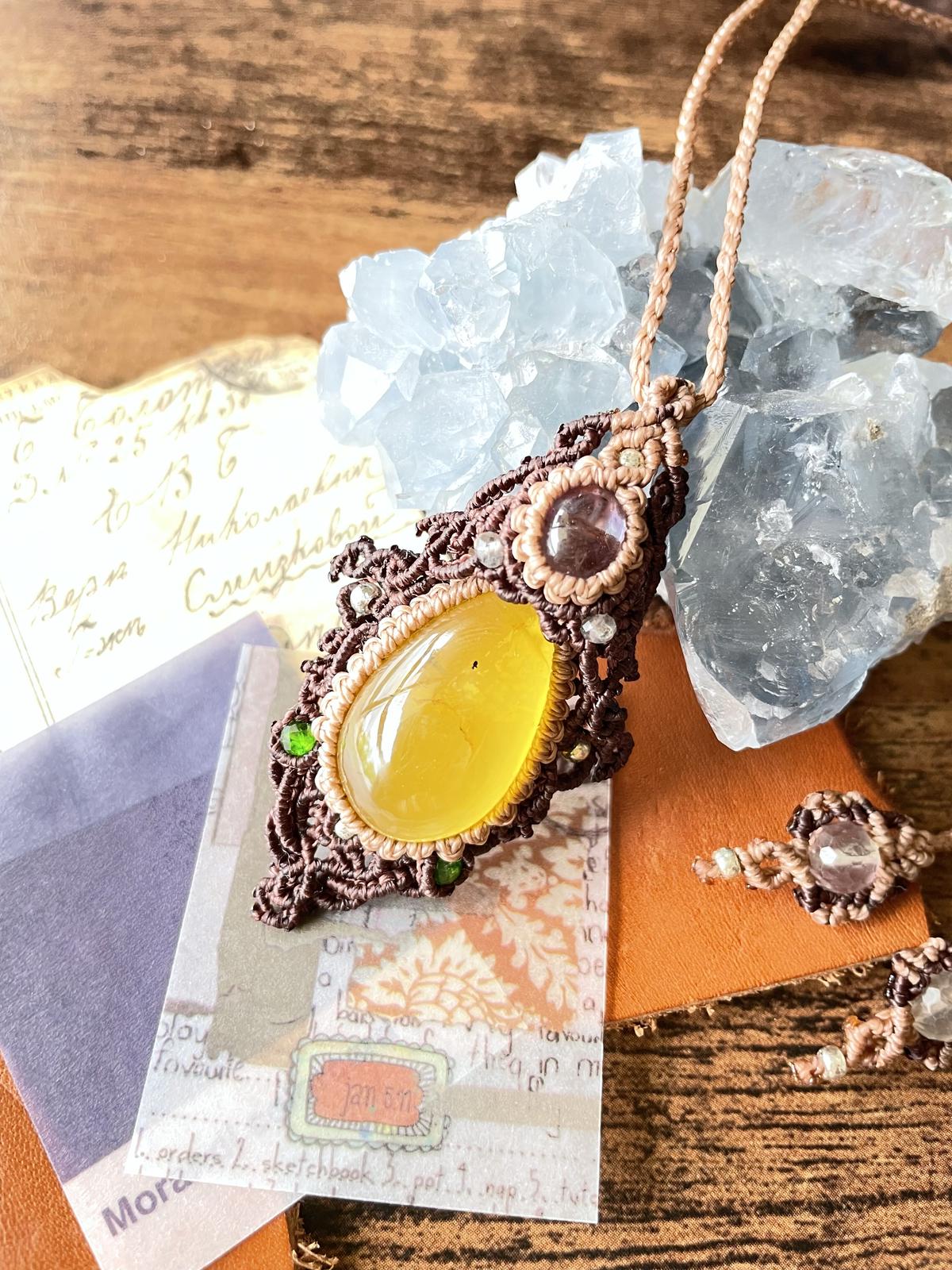 キャッツアイ「イエローオパール」マクラメ編み ループタイ ネックレス