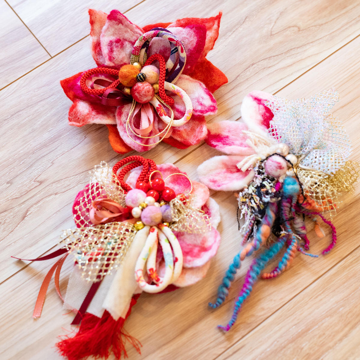 髪飾り フェリシモ  キラリと光るパッチン髪止め フエルト ３点 髪飾り フェリシモ キラリと光るパッチン髪止め フエルト 3点