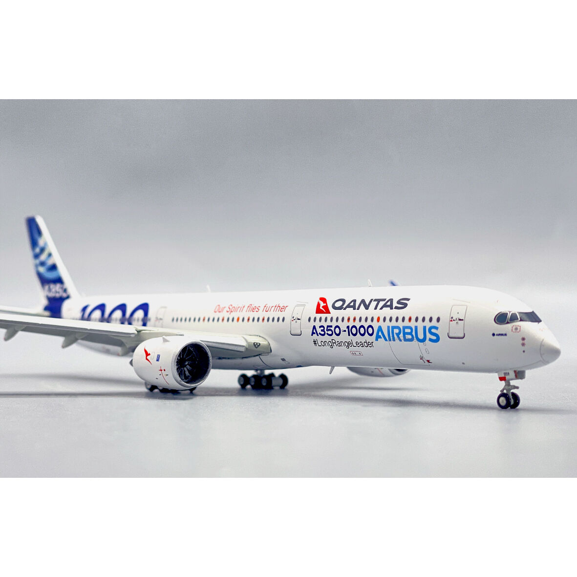 ふるさと納税 AIRBUS A350-1000 カーボン塗装 RR.GHOST 航空機