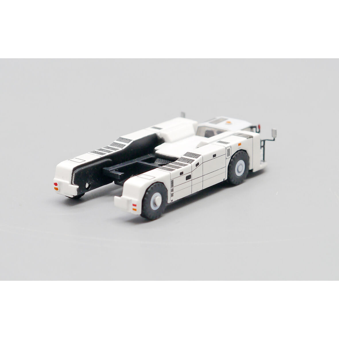 ANA トーイングトラクター　1/200 Amazon.co.jp: ANA トーイングトラクター 1/200 komatsu : おもちゃ