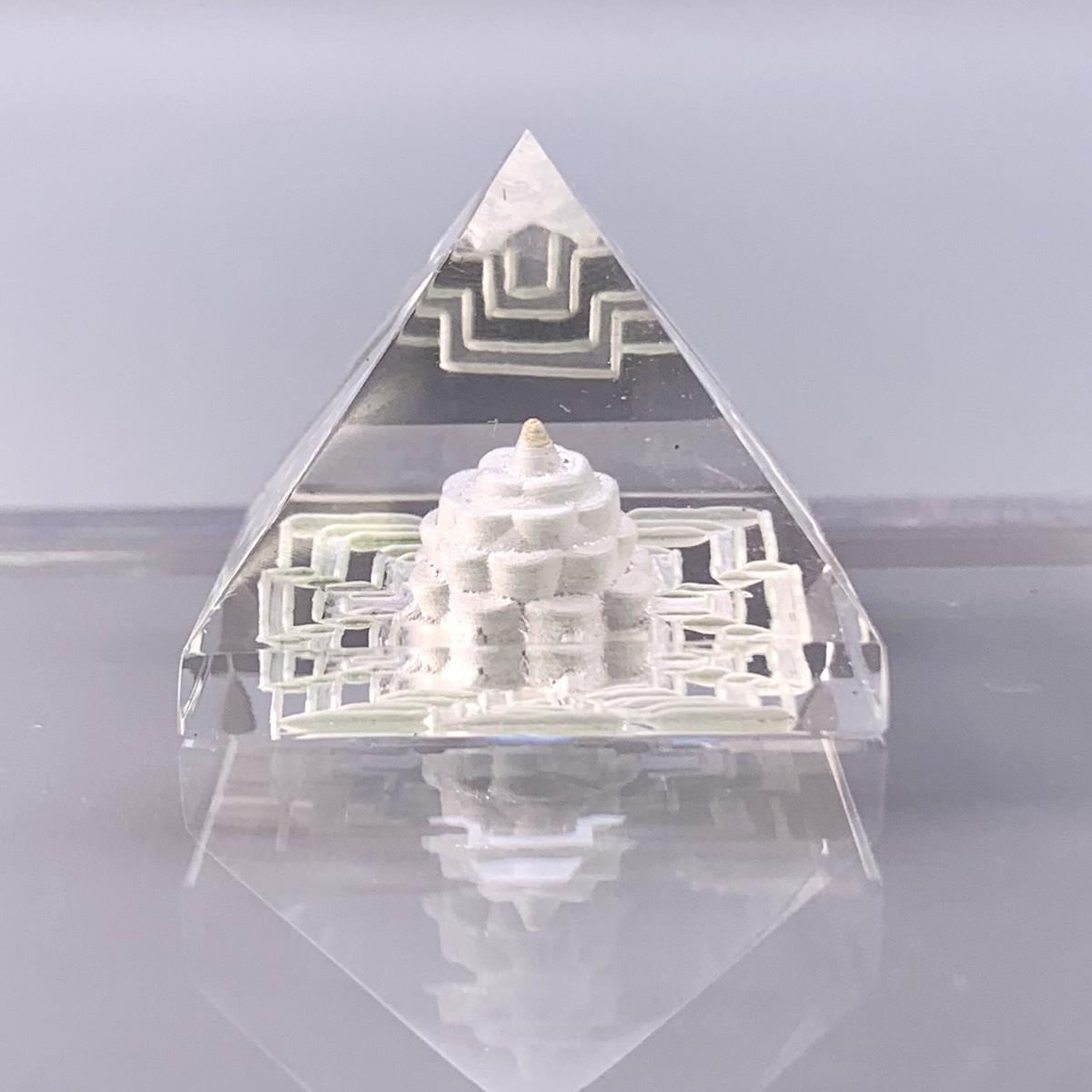 ネパール ヒマラヤ水晶製 シュリヤントラ 243g 収納箱付き No,2