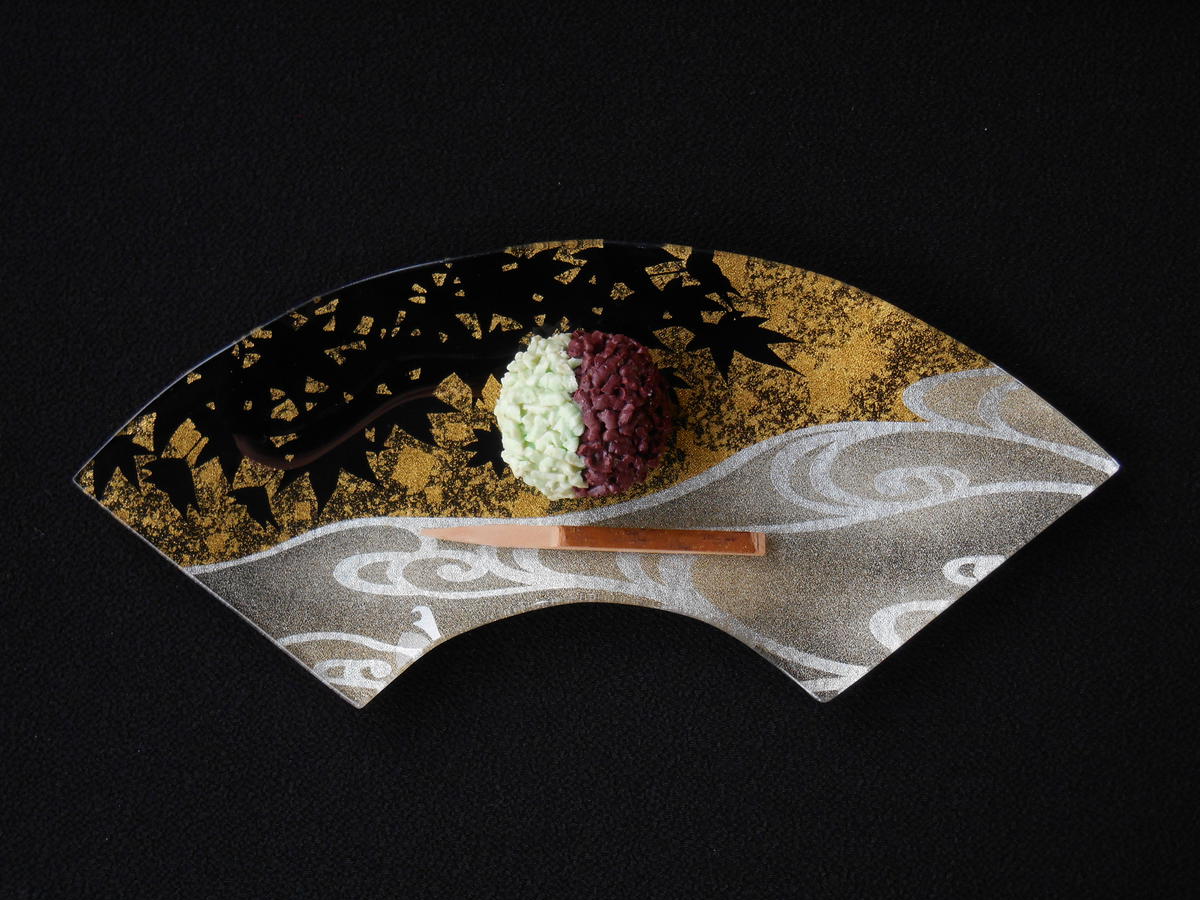高評価のクリスマスプレゼント 金箔 吹きガラス 工芸硝子 最高級 丸皿 ...