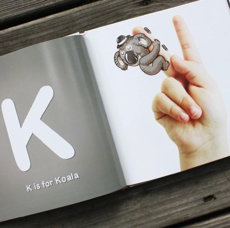 Alex Solis Signs Doodles Book Hunt Tokyo