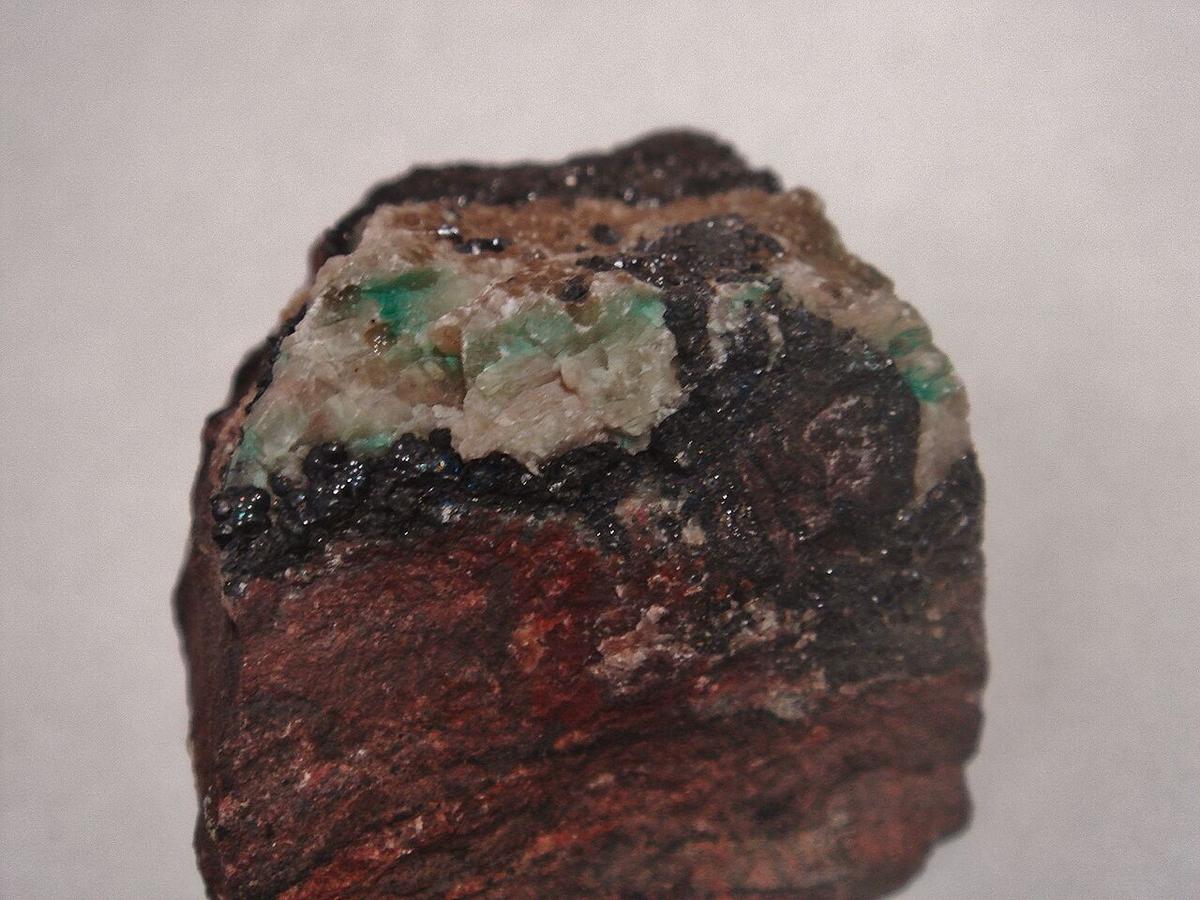 稀少 チェコ産 ピッチブレンド ボトリオイダル状 原石 ラジウム鉱石