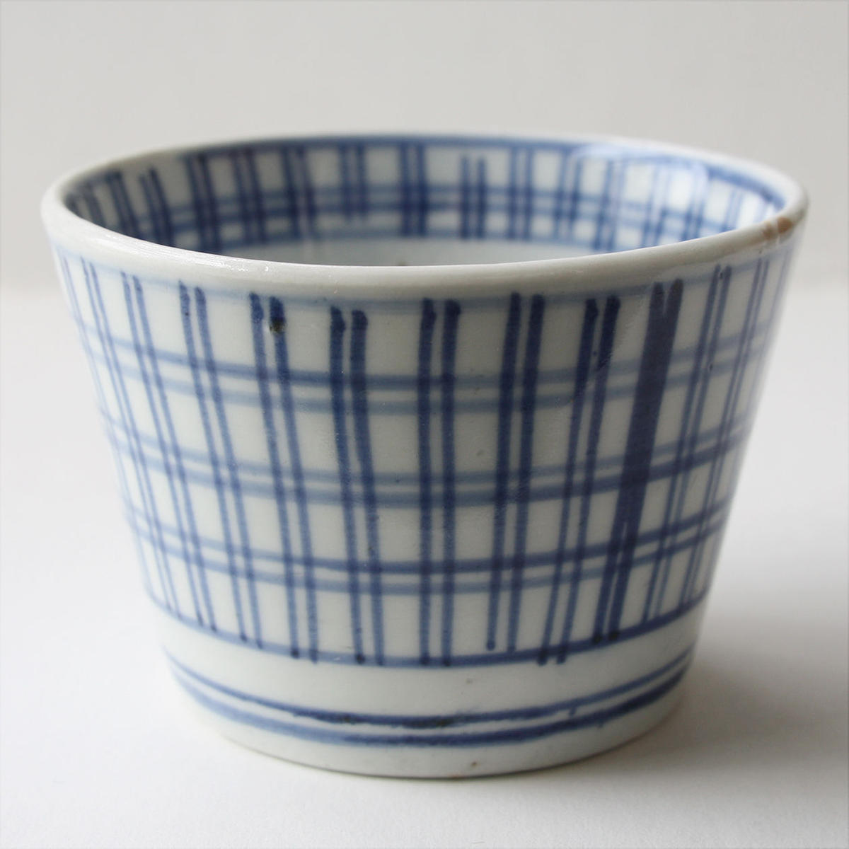 古伊万里 そば猪口 染付 格子 鼓文