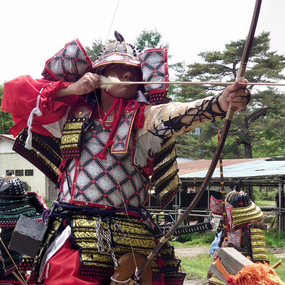 手づくり大鎧 -菅田天神社所蔵 小桜韋縅鎧(武田氏の楯無鎧) 風- | 鎌倉武士の店