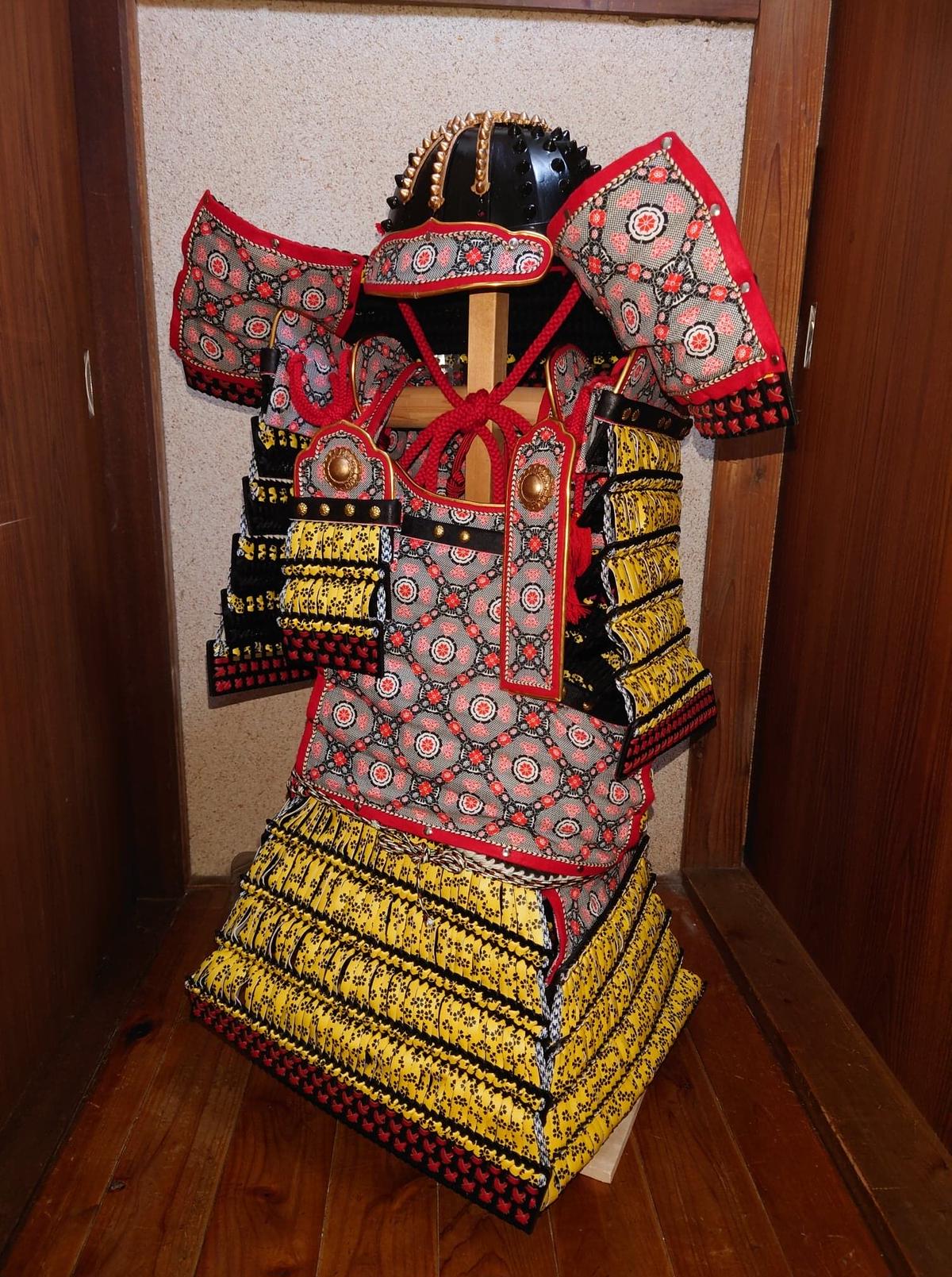 手づくり大鎧 -厳島神社所蔵 小桜韋黄返縅鎧(源為朝鎧) 風- | 鎌倉武士の店