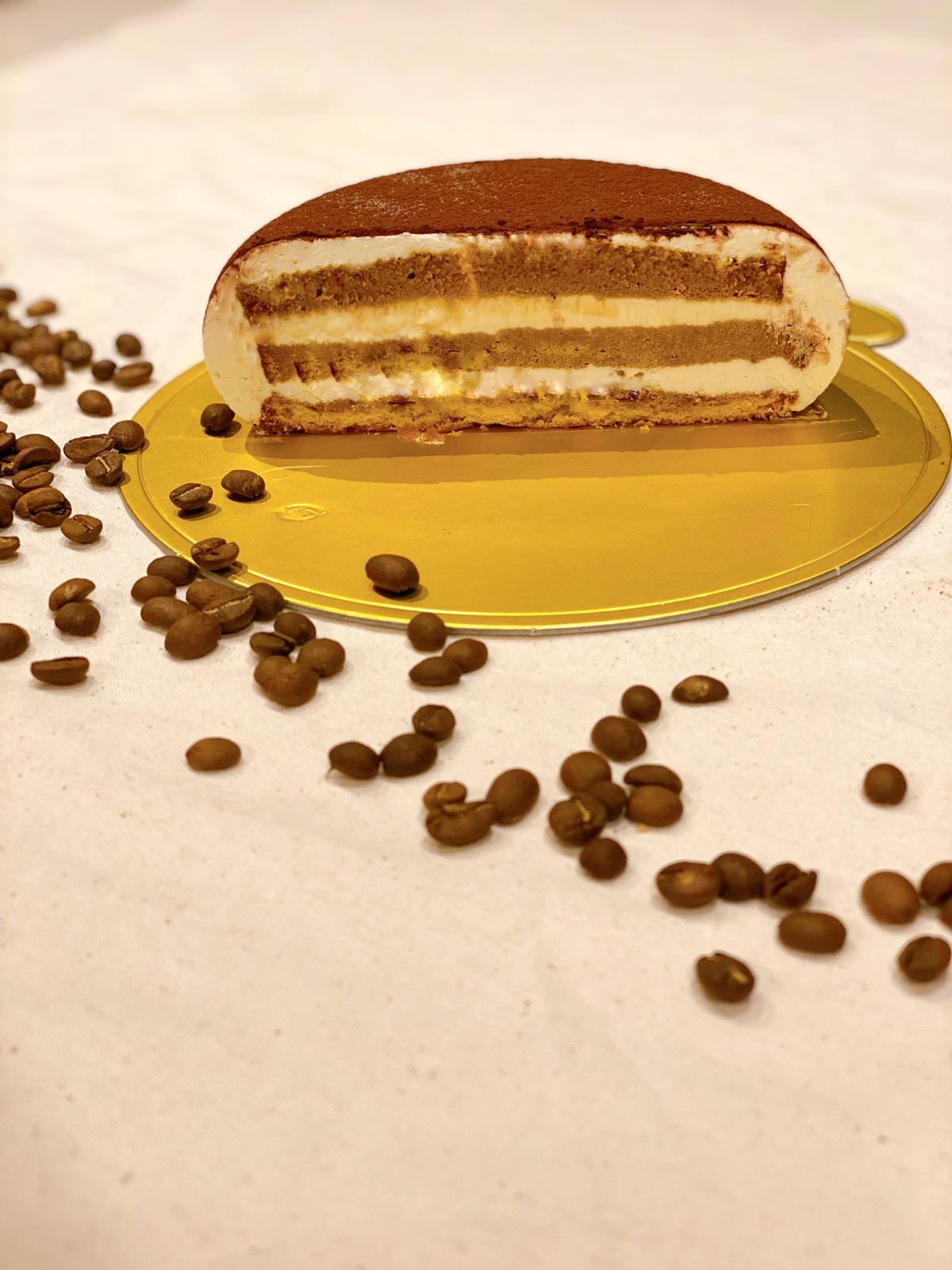 エスプレッソティラミス ホール Kashinoki Coffee エスプレッソティラミス ホール Kashinoki Coffee