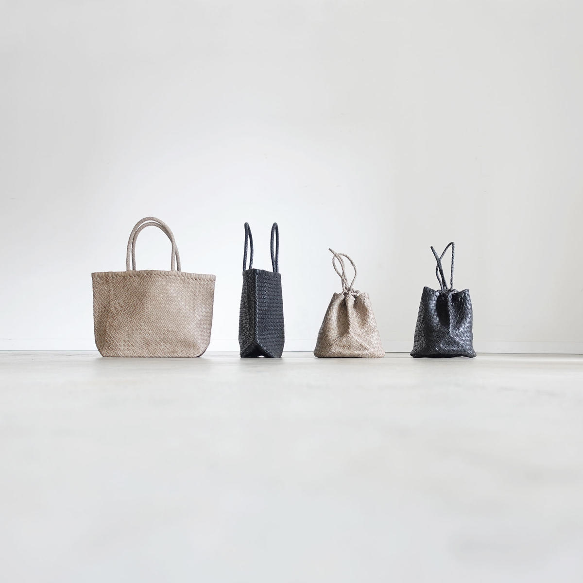 KYUCA KY0304 Soft Leather Mesh Tote / BLACK | i...