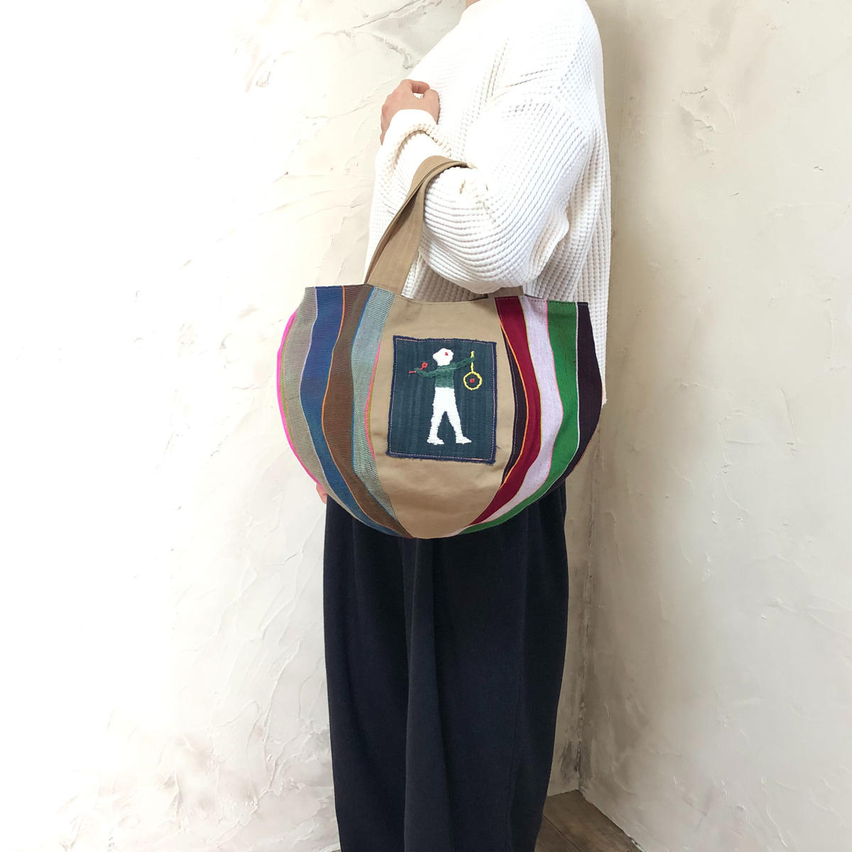 301|ミャンマー・パラウン族の手織り布とナガ族手刺繍ボニー