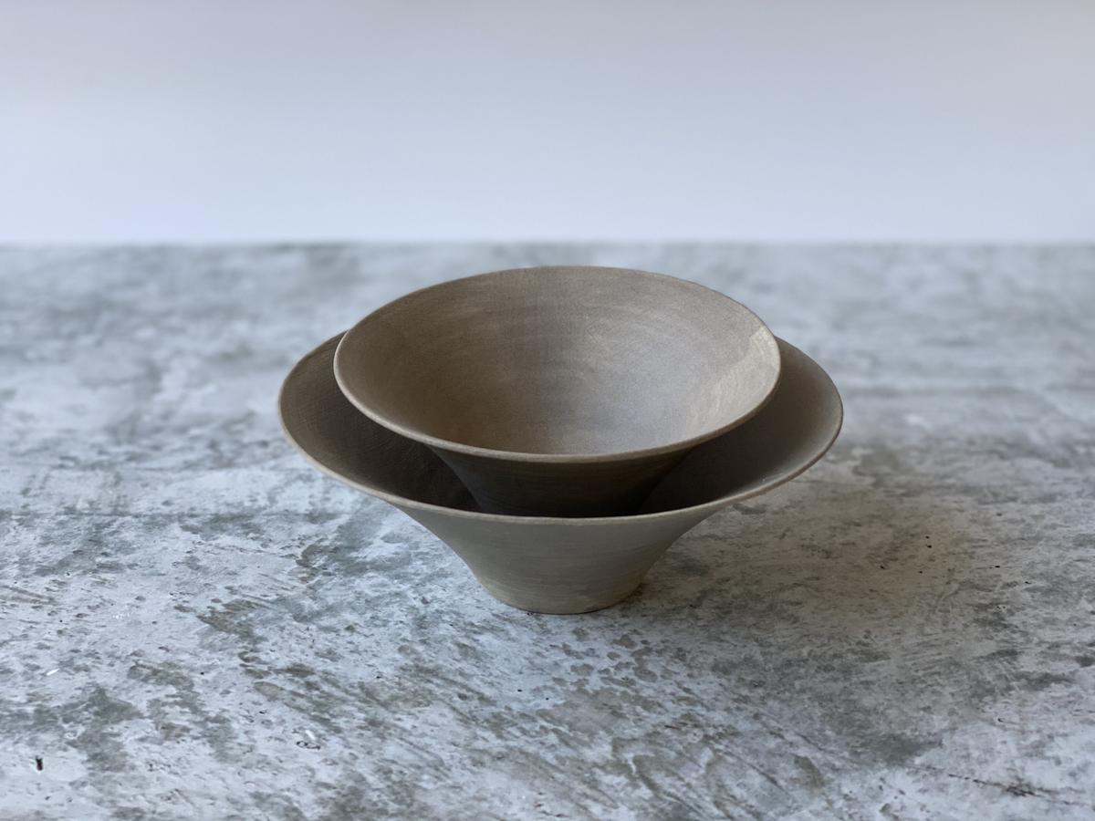 児玉修治さんの朝顔ボウルMサイズ（灰と白）2個