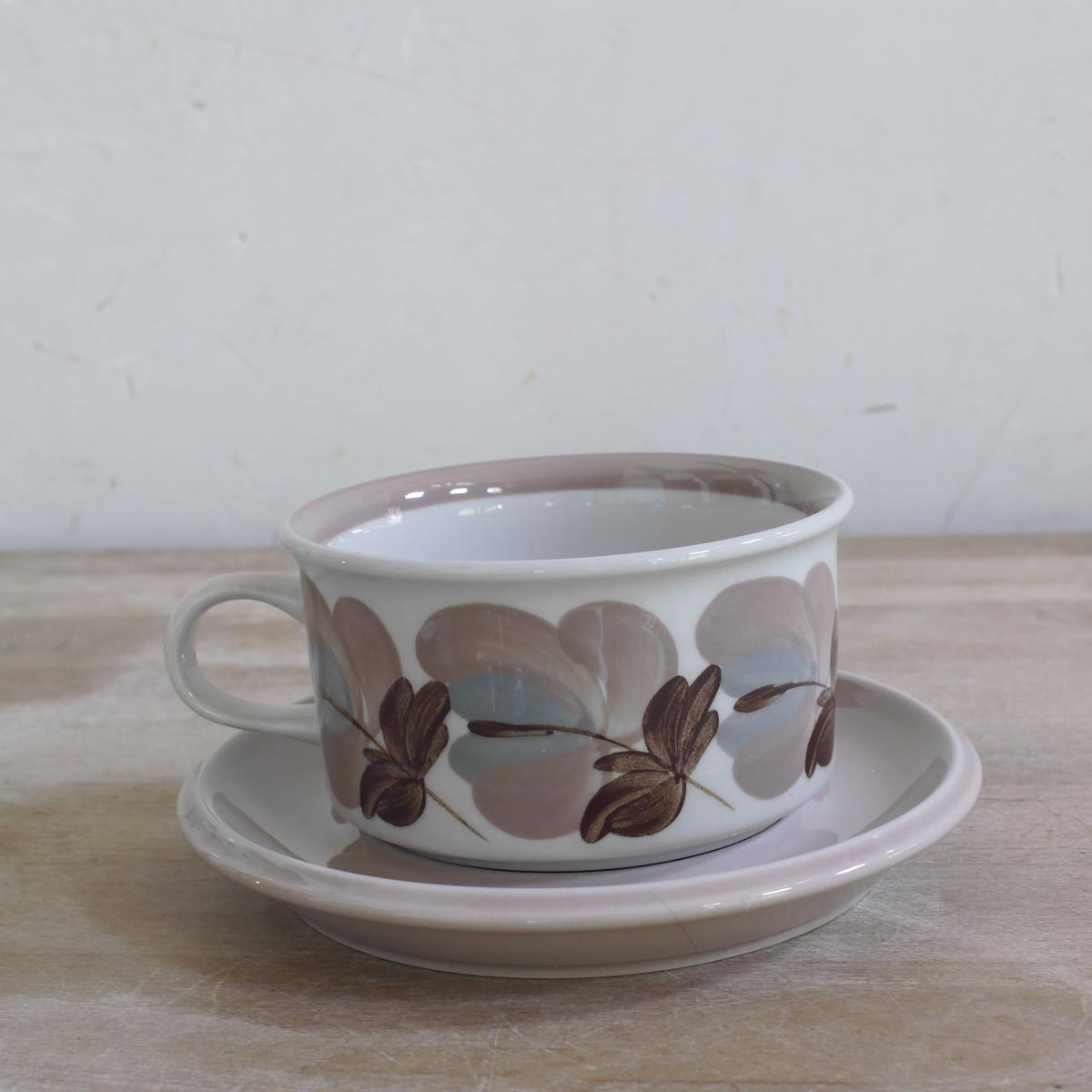 Vintage品】アラビア ARABIA コラーリ Koralli ティーカップ&ソーサー Vintage品】アラビア ARABIA コラーリ Koralli ティーカップ&ソーサー