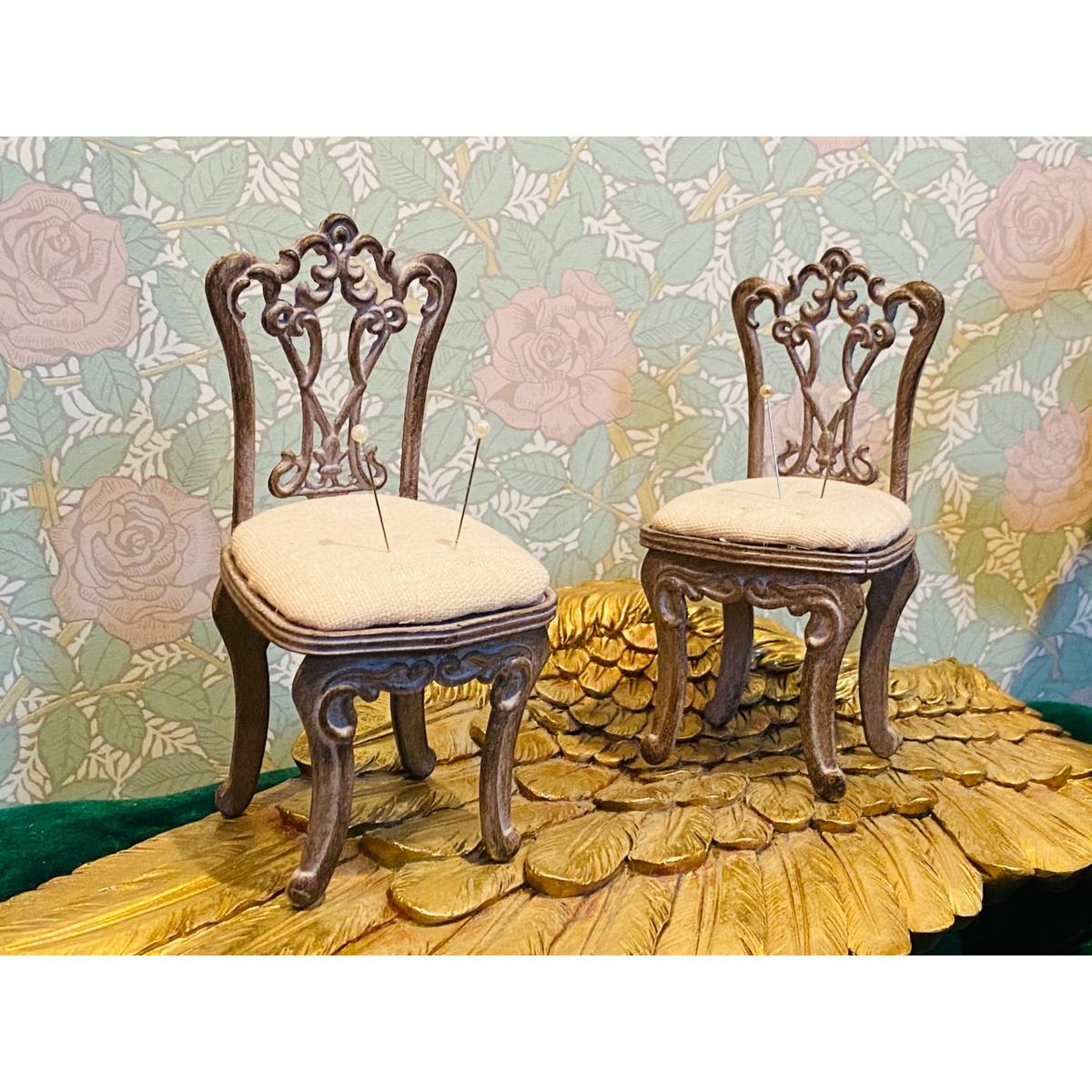 ミニチュア家具 アンティークチェア ピンクッション コﾁカｰﾆバル第2楽章