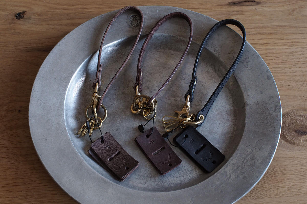 R Brown Labo キーホルダー グレー ブラウン ブラック 交点 R Brown Labo キーホルダー グレー ブラウン ブラック 交点