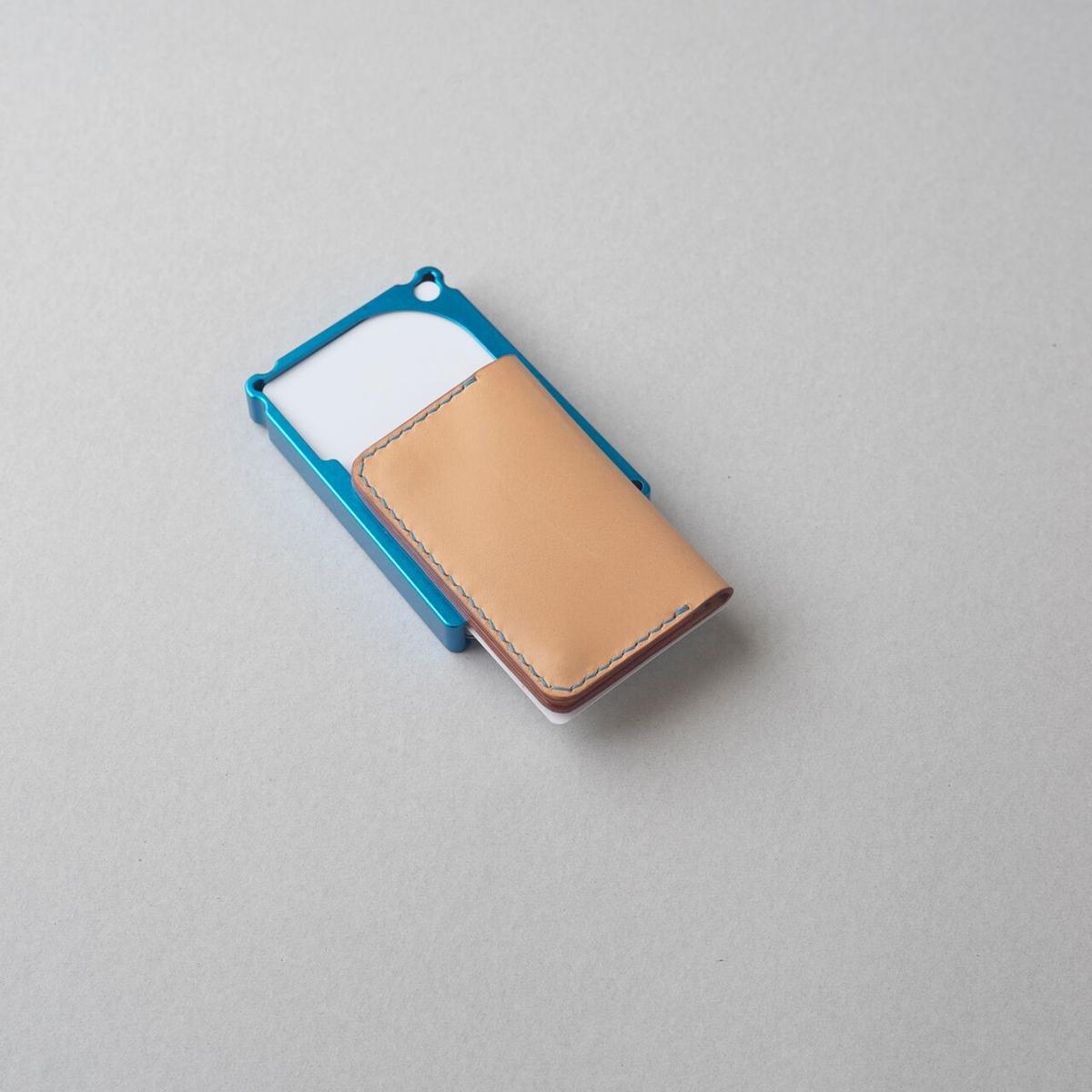 中古 Dm1al08bl 超便利 ８カード収納タイプ 青 ミニマリスト デカデント Minimalist Decadent クレジットカードケース アルミブロック削りだし テレビゲーム Whatisagpo Com
