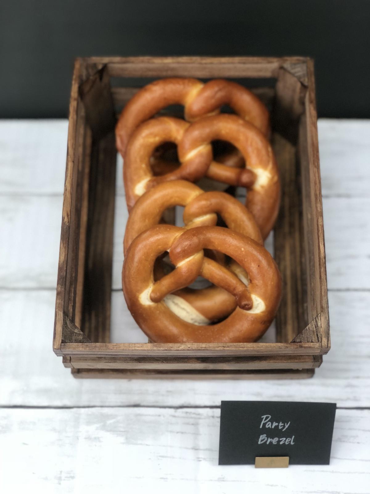 市場 送料無料 冷凍パン ブレッツェル あす楽対応 サラミ プレッツェル パン パーティ用オードブルセットドイツパン 冷凍 詰め合わせ レバー