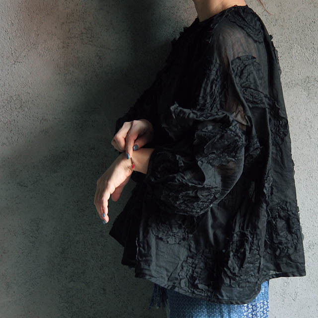 TOWAVASE Jojo blouse black | nii-B | WEBSHOP