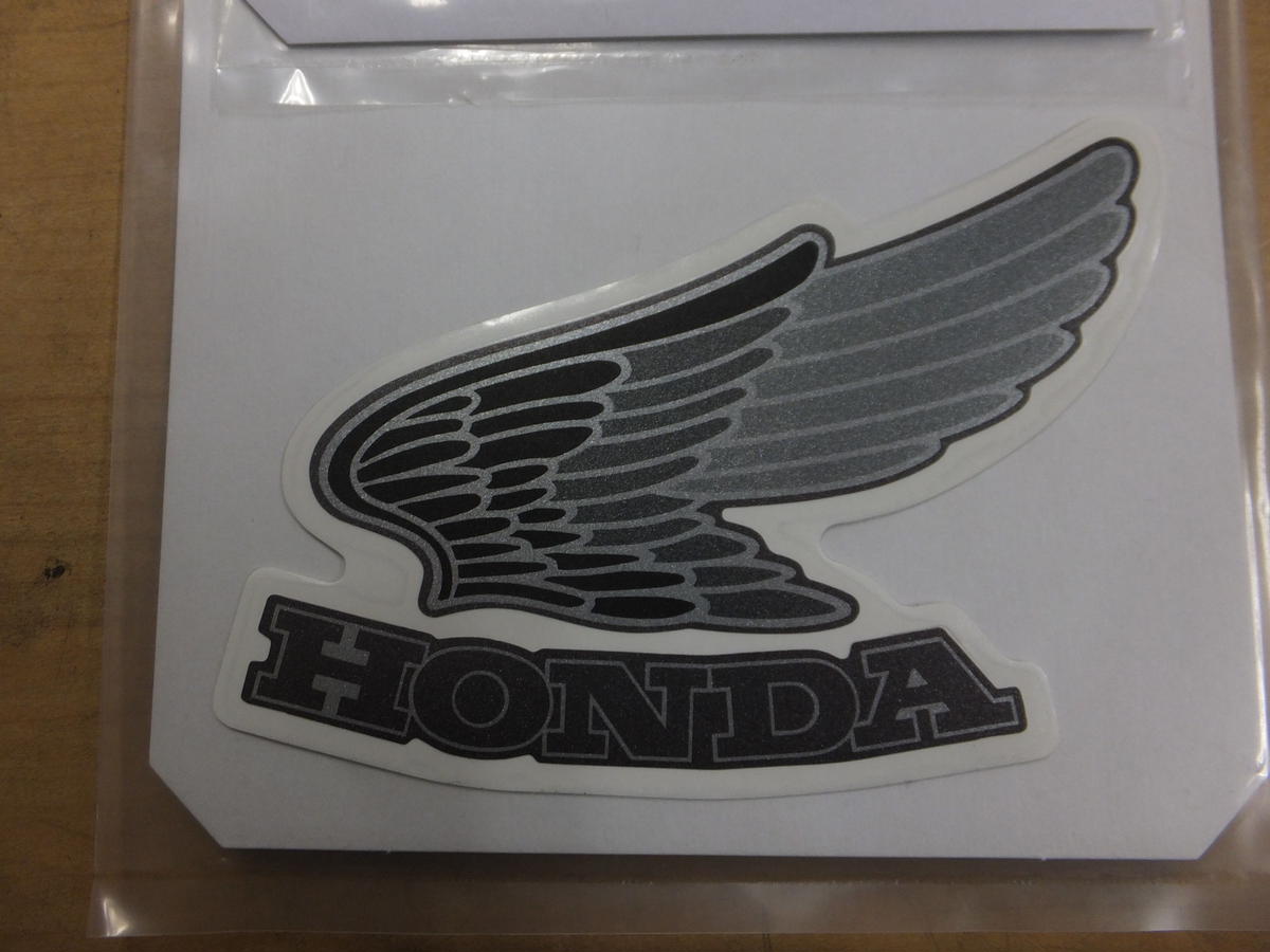 Gb250クラブマン 純正タンクのエンブレム 2型h型ガンメタタンク用 純正品 新品 Mc1 Gb250クラブマン 純正タンクのエンブレム 2型h型ガンメタタンク用 純正品 新品 Mc1