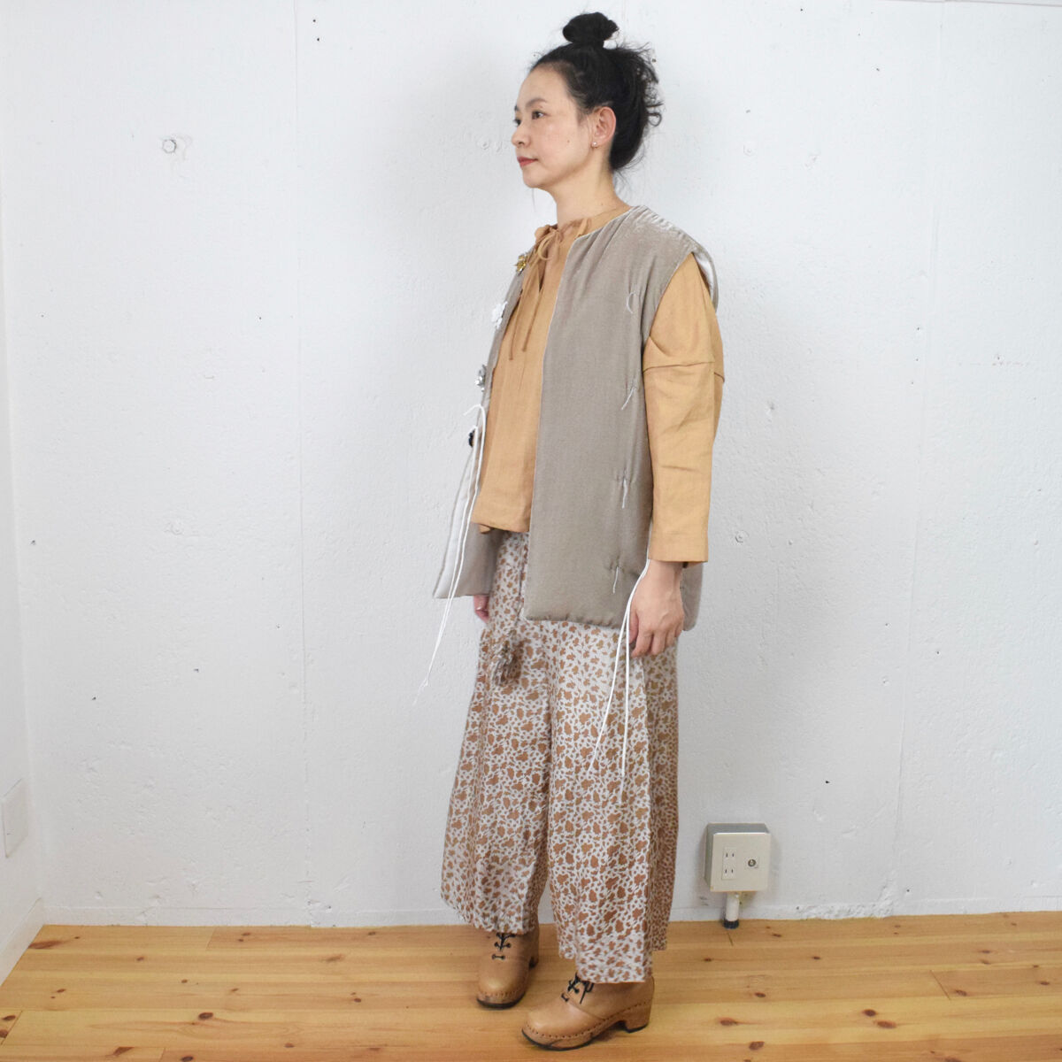 TOWAVASE(トワヴァーズ):Bon Voyage blouse ボンボヤージュ ブラウス(ベージュ)