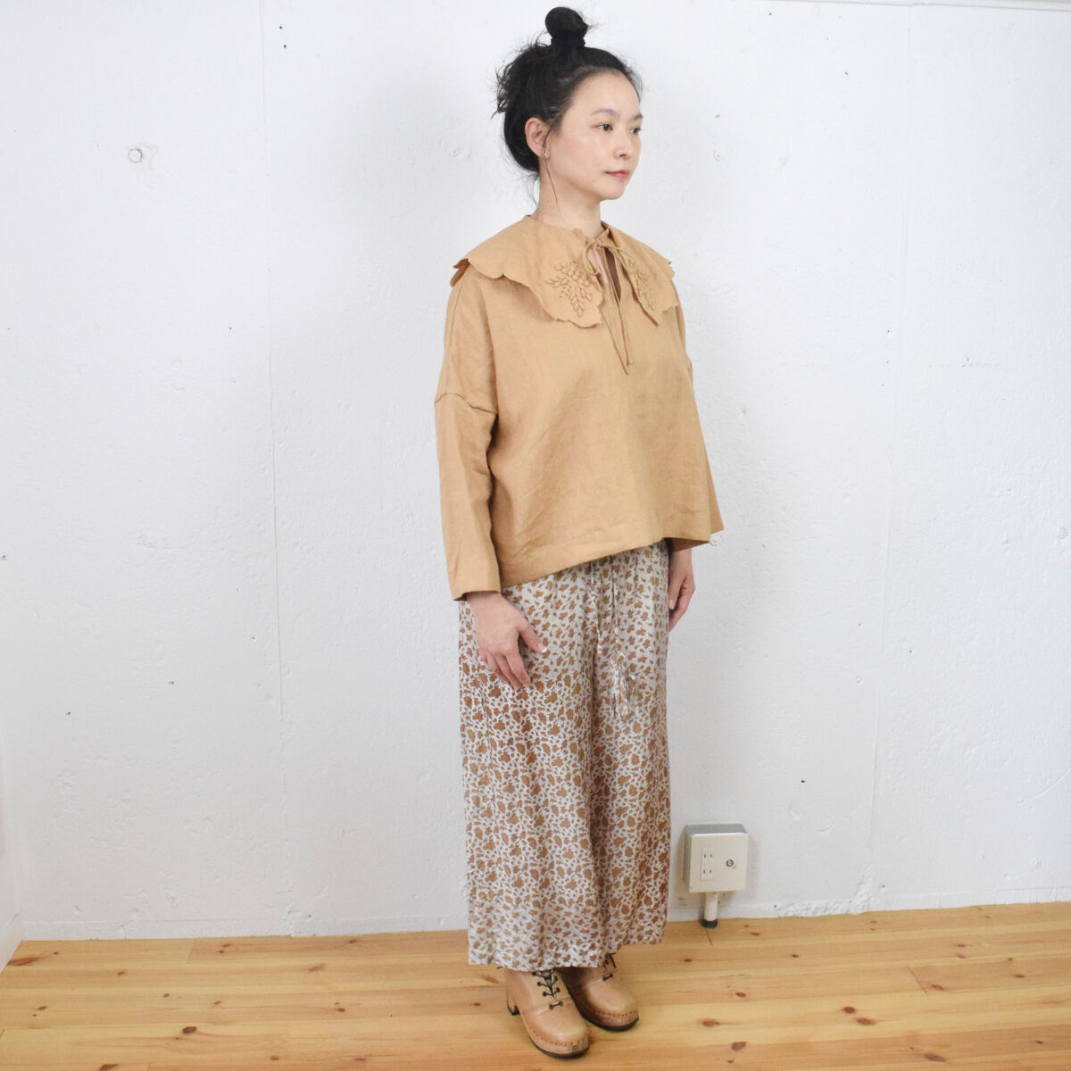 TOWAVASE(トワヴァーズ):Bon Voyage blouse ボンボヤージュ ブラウス(ベージュ)