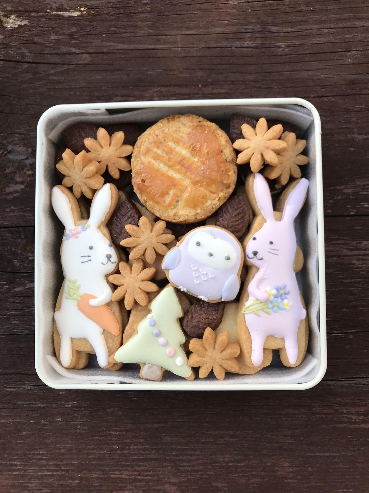 ハッピーうさぎ缶 アイシングクッキー缶 Le Feve ハッピーうさぎ缶 アイシングクッキー缶 Le Feve