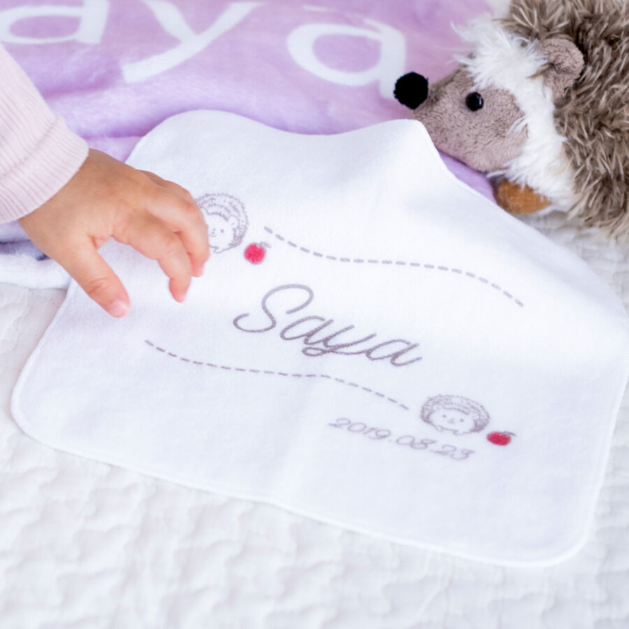 名前入りキッズハンカチ 入園祝い 出産祝い 名入れハンカチ はりねずみとりんご 出産祝い