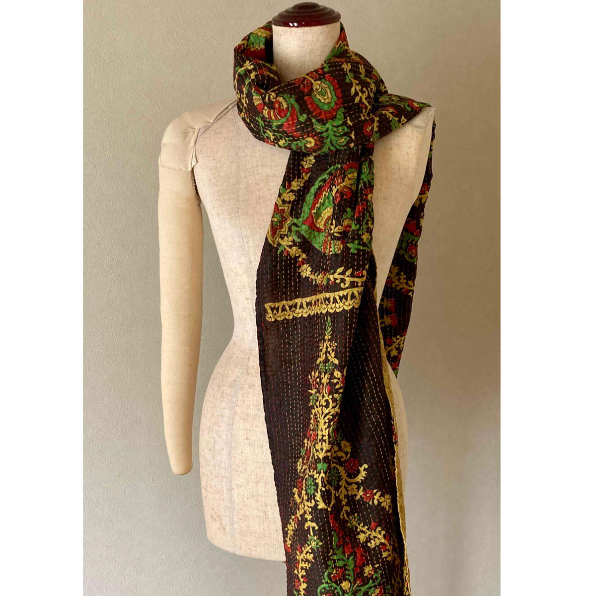 カンタ刺し子のストール 黒