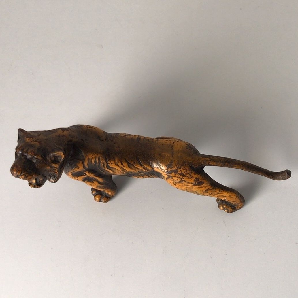 虎　置物　金属製　鉄　ヴィンテージ 金属工芸 虎 トラ 鉄 置物 鉛 古道具 昭和 古い ビンテージ
