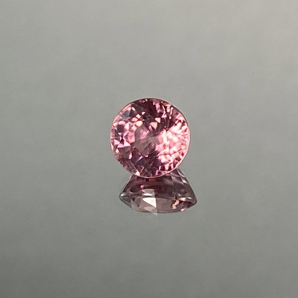 天然ピンクジルコン2 9ct Mapre
