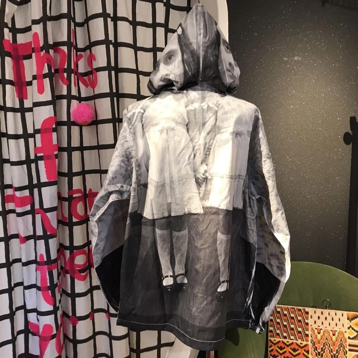 あちゃちゅむ　シャイニングナイロンパーカー あちゃちゅむ シャイニング ナイロンパーカー