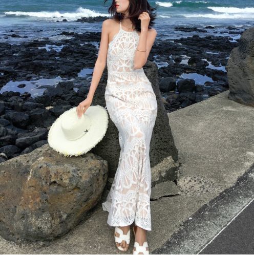 リゾートワンピース レ スにホルターネックでバックセクシーなビーチワンピース Hdfks962