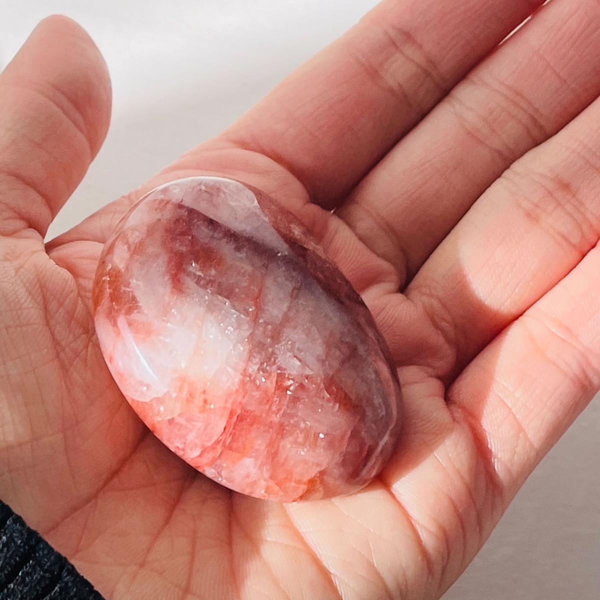 超お買い得！】 虹のファイアクォーツ 龍 透明感 天然石 置物 原石 NO