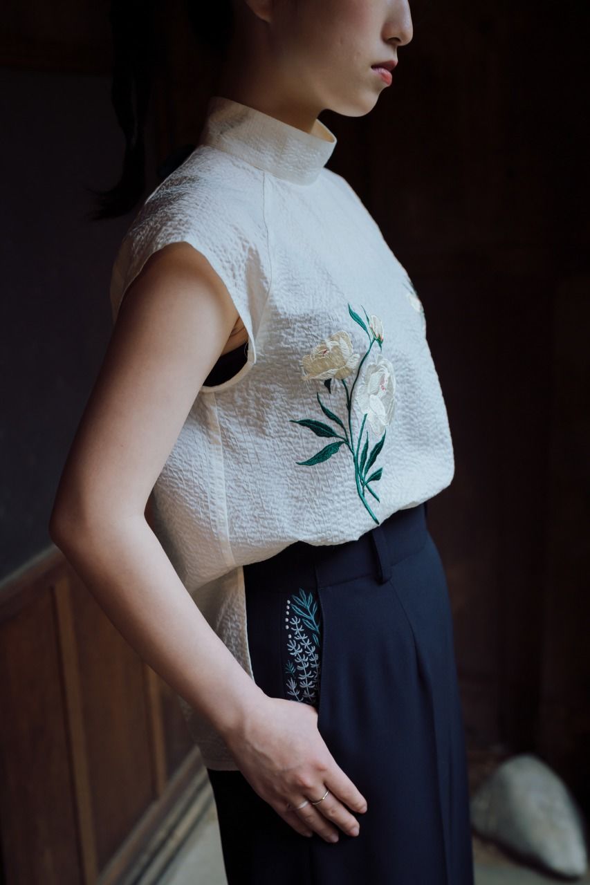花を着るブラウス#01【芍薬】-ivory- 最前線の 花を着るブラウス#01【芍薬】-black- シャツ/ブラウス(半袖/袖なし)