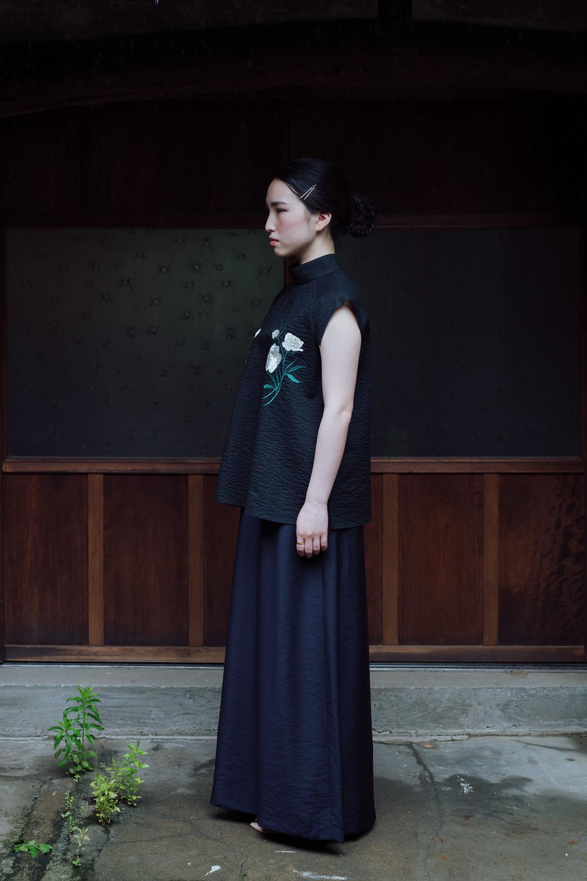 花を着るブラウス#01【芍薬】-black- 最前線の 花を着るブラウス#01【芍薬】-black- シャツ/ブラウス(半袖/袖なし)