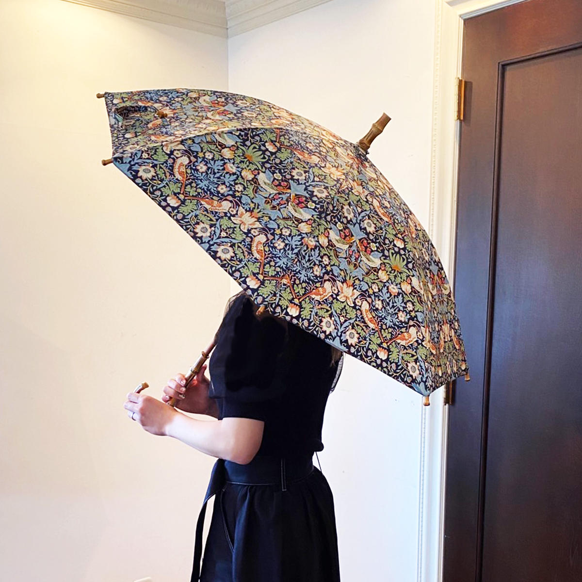 新品 ハンドメイド ウイリアムモリス 日傘 ブルー 青 ストロベリーシーフ 全ての