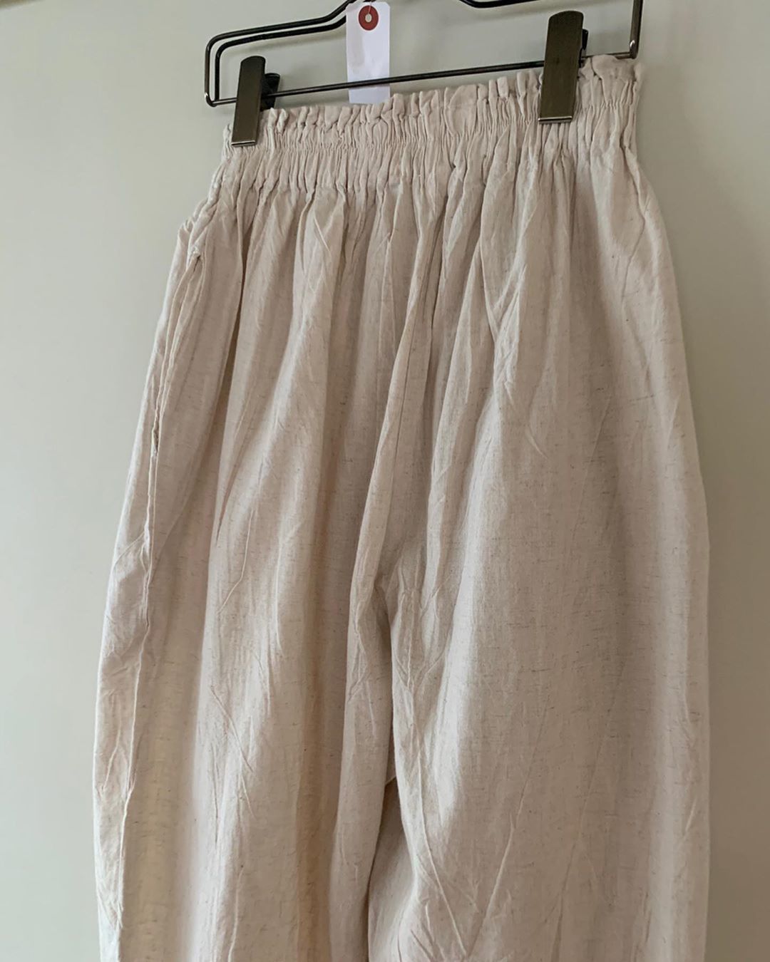 ヂェン先生の日常着 テーパードパンツ S アイボリー The Misono