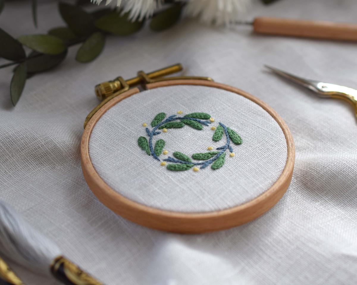 大割引 タチアオイ 輸入 クロスステッチ刺繍キット Rosenstand Eva Stokroser 12 710 上級者 北欧 デンマーク 刺繍 道具