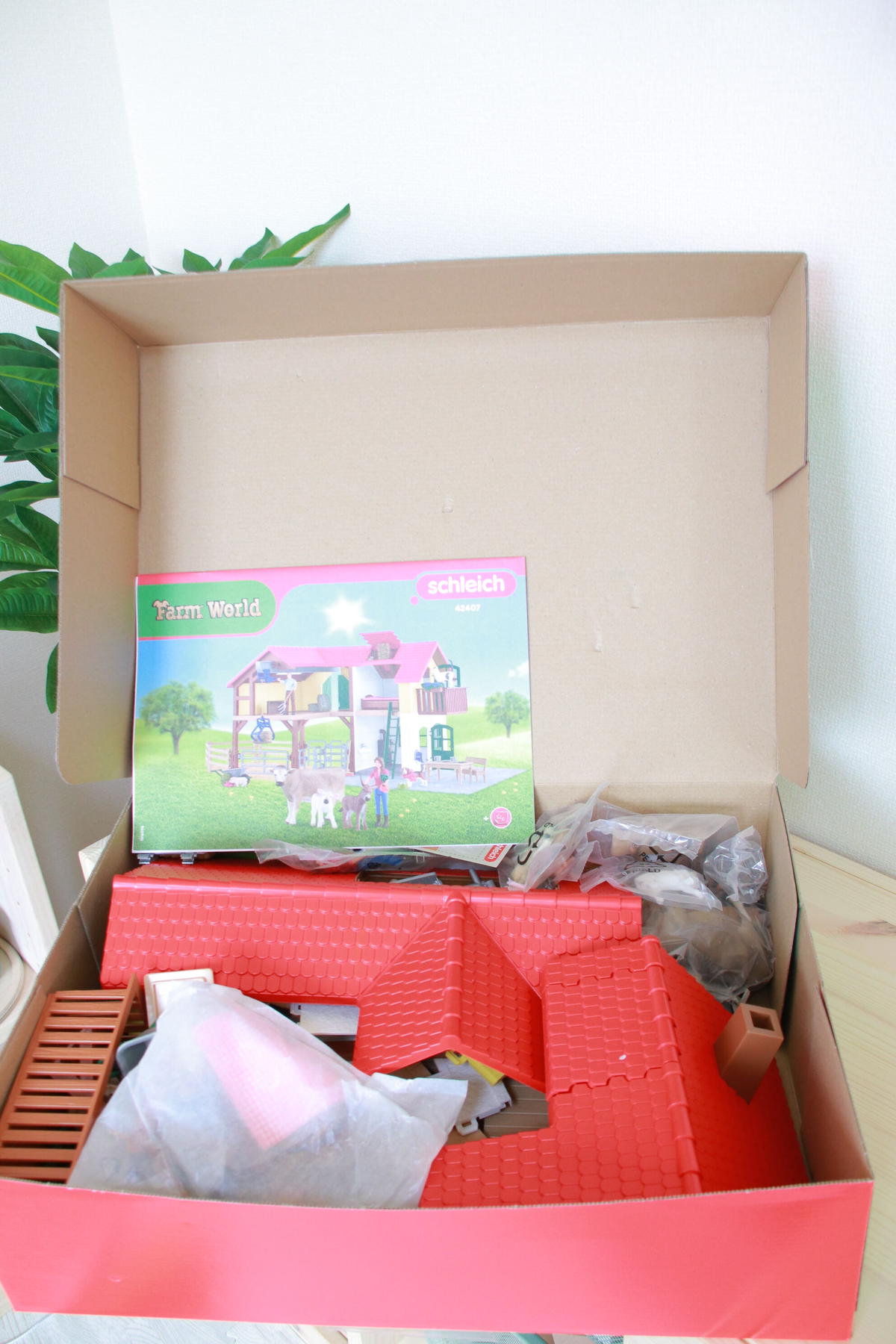 動物と暮らそう 牧場家族の大きなお家【Schleich】 | 木のおもちゃ 虹と木