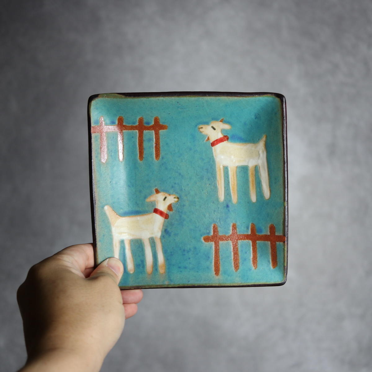 沖縄　やちむん　アトリエクッチャネ　作家　ヤギ　角皿　２枚セット 沖縄 やちむん アトリエクッチャネ ヤギ しずく 皿2枚セット 沖縄